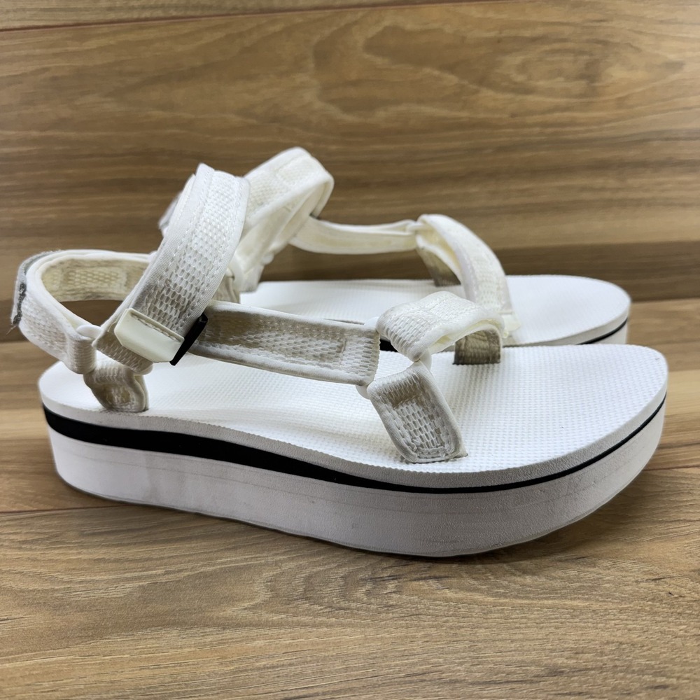 TEVA Platform Universal Sandals Womens 10 White Black Preppy Vacation Travel